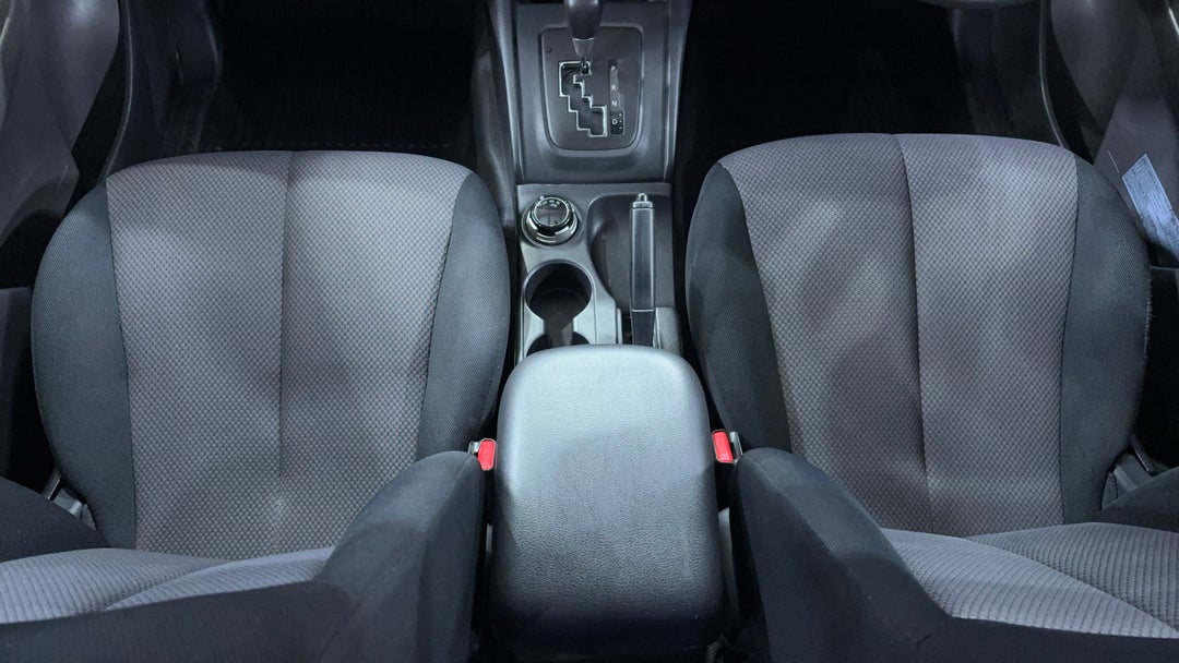 2017 Mitsubishi Triton Glx Plus (4x4), Automatic, 150949 km, Center Console