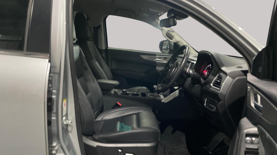 2022 GWM Ute Cannon-l (4x4), Automatic, 33084 km, Right Side Front Door Cabin View