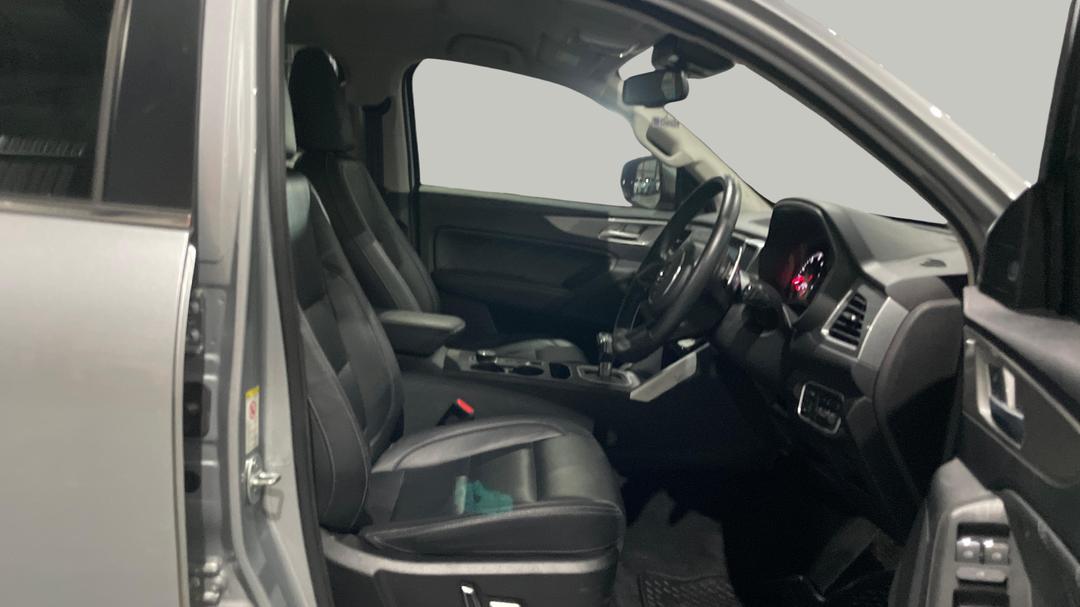 2022 GWM Ute Cannon-l (4x4), Automatic, 33084 km, Right Side Front Door Cabin View