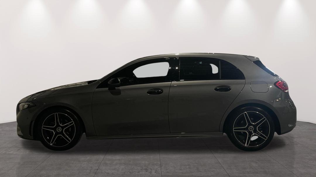 2021 Mercedes-benz A180 A180, Automatic, 42526 km, Left Side View