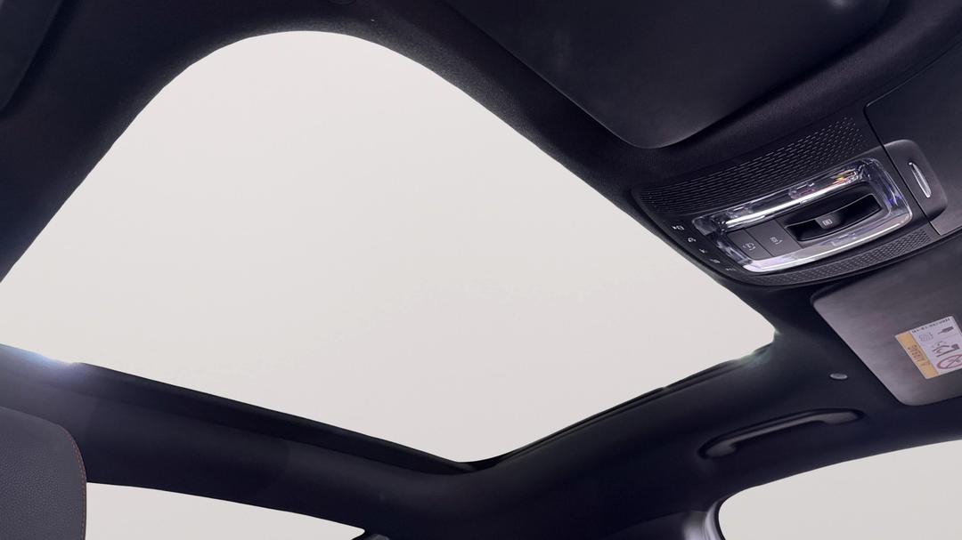 2020 Mercedes-benz GLA 200, Automatic, 72379 km, Interior Sunroof/Moonroof