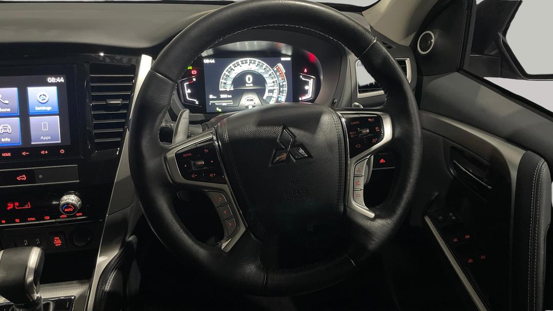 2023 Mitsubishi Pajero Sport Gsr (4WD) 7 Seat, Automatic, 35355 km, Steering Wheel Close-up