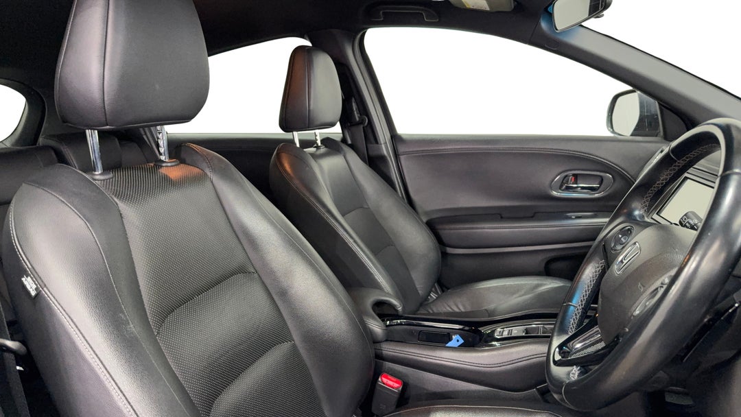 2018 Honda HR-V Rs, Automatic, 48090 km, Right Side Front Door Cabin View