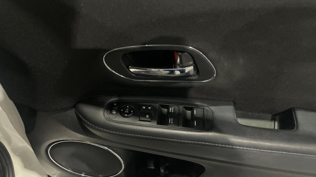 2017 Honda HR-V Vti-s, Automatic, 131546 km, Drivers Side Door Panel Controls