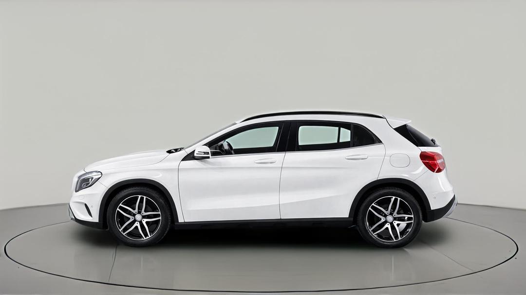 2016 Mercedes-benz GLA 180, Automatic, 90592 km, Left Side View