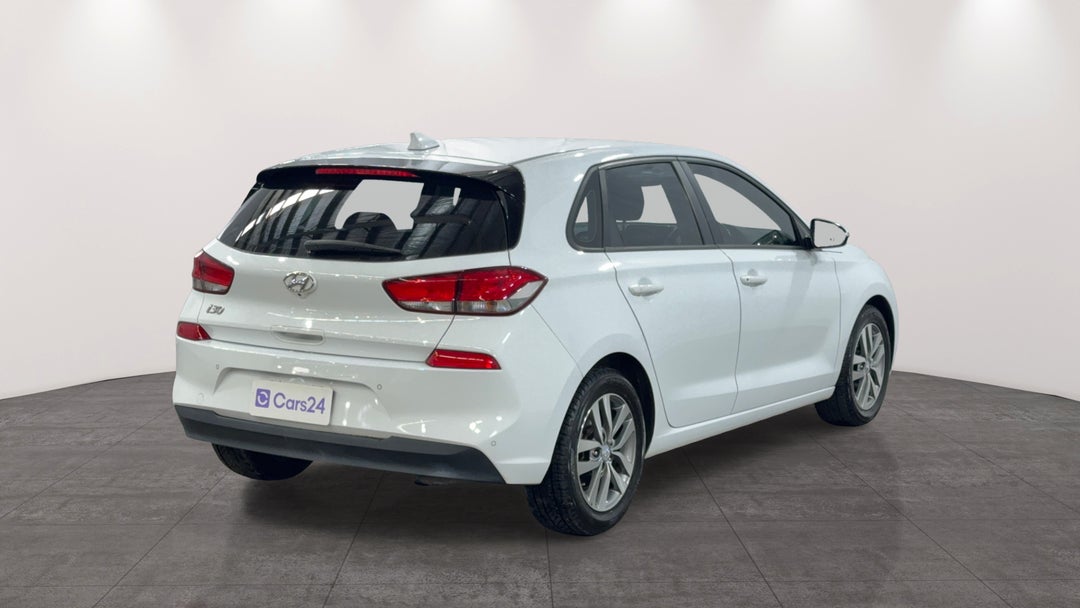 Right Back Diagonal (45- Degree) View