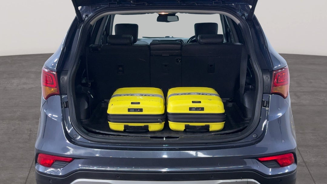 2015 Hyundai Santa Fe Highlander Crdi (4x4), Automatic, 142786 km, Boot Inside View with Luggage