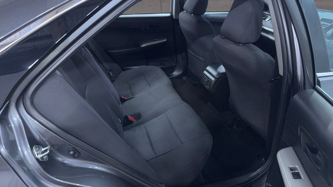 2017 Toyota Camry Rz S.e., Automatic, 47431 km, Right Side Rear Door Cabin View