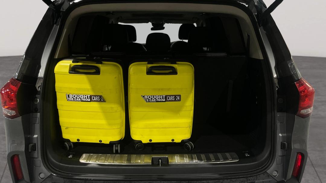 2021 LDV D90 Executive (4WD) D20, Automatic, 101018 km, Boot Inside View with Luggage