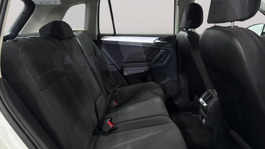 2017 Volkswagen Tiguan 110 Tsi Trendline, Automatic, 130272 km, Right Side Rear Door Cabin View