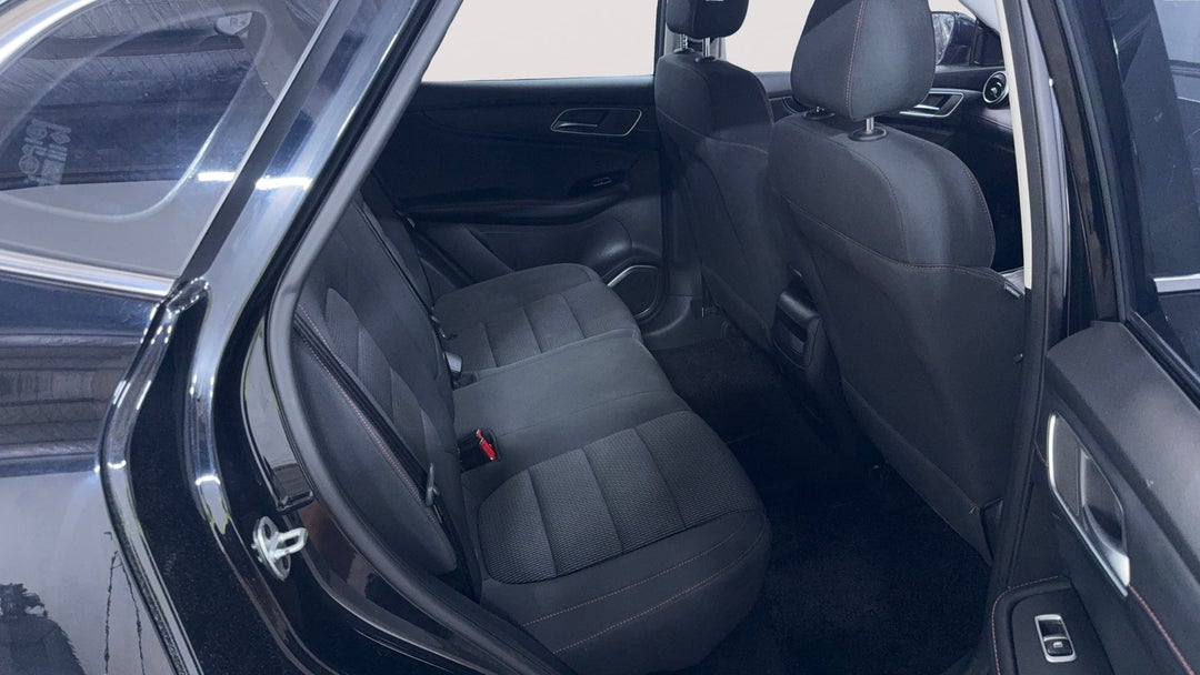 2022 MG HS Core, Automatic, 79679 km, Right Side Rear Door Cabin View