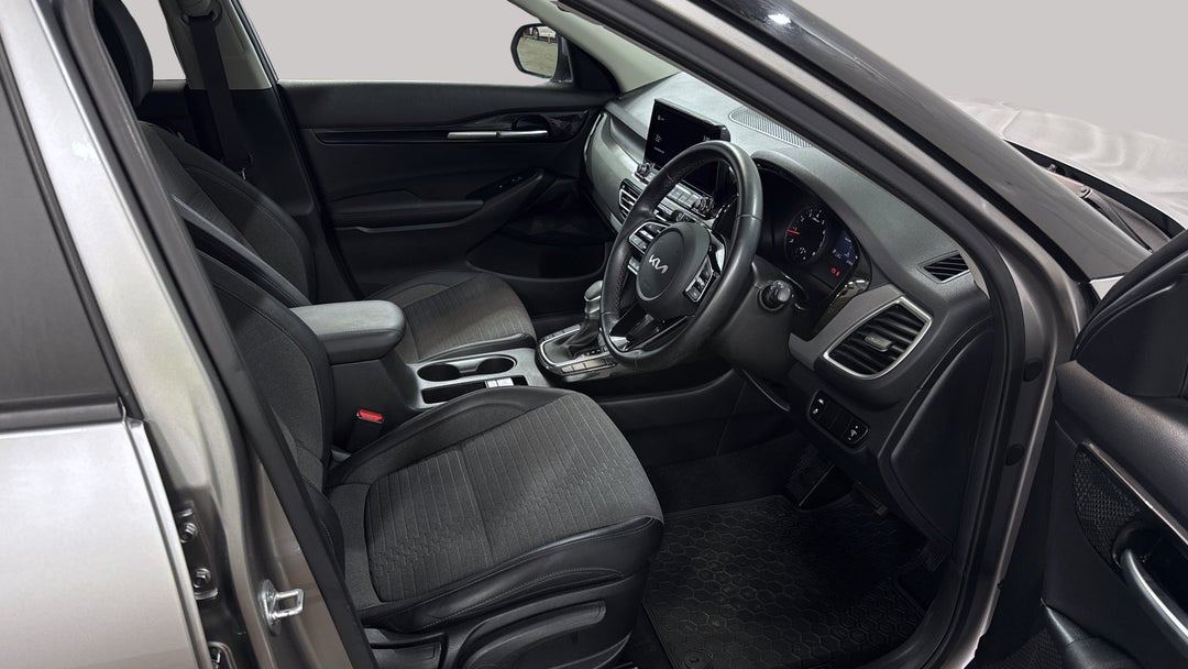 2021 Kia Seltos Sport+ (FWD), Automatic, 37856 km, Right Side Front Door Cabin View