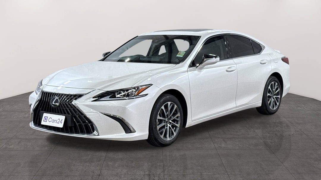 2023 Lexus Es300h Luxury (hybrid), Automatic, 15077 km, Left Front Diagonal (45- Degree) View