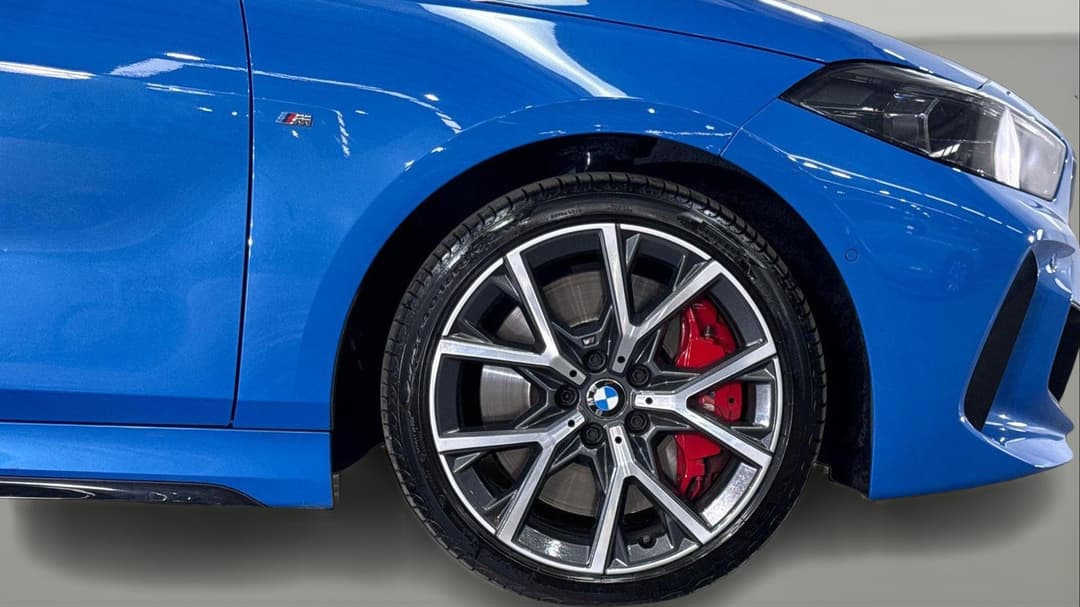 2021 BMW 1 28ti, Automatic, 63603 km, Right Front Wheel