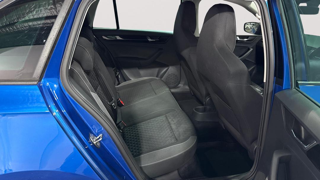 2018 SKODA Rapid Spaceback 92 Tsi, Automatic, 52040 km, Right Side Rear Door Cabin View