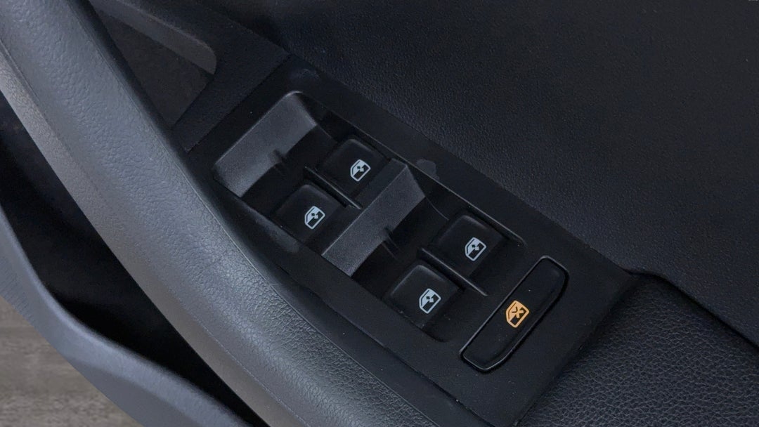 2017 SKODA Octavia 110 Tsi, Automatic, 146749 km, Drivers Side Door Panel Controls