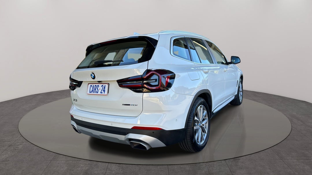 Right Back Diagonal (45- Degree) View