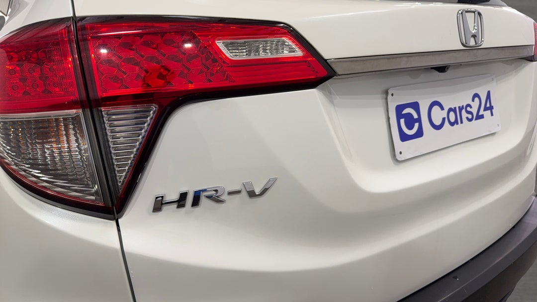 2018 Honda HR-V Vti, Automatic, 81140 km, Badge (Boot Left Side)