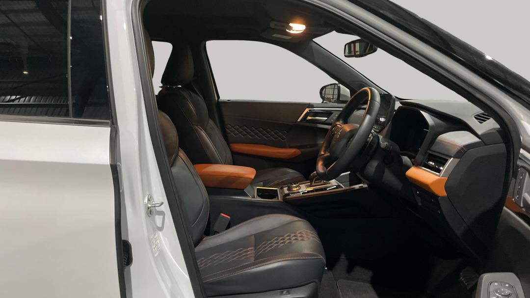 2024 Mitsubishi Outlander Exceed Tourer 7 Seat (AWD), Automatic, 31977 km, Right Side Front Door Cabin View