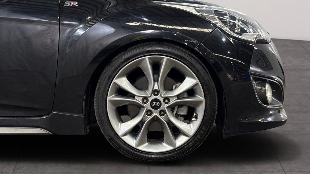 2015 Hyundai Veloster Sr Turbo, Automatic, 83696 km, Right Front Wheel