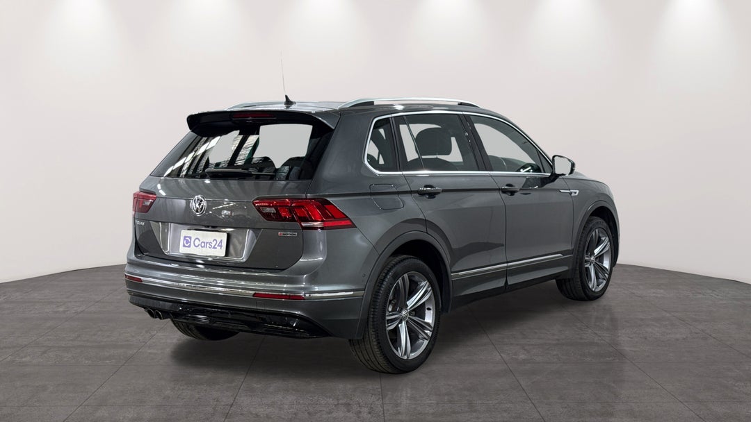 2019 Volkswagen Tiguan 132 Tsi R-line Edition, Automatic, 63435 km, Right Back Diagonal (45- Degree) View