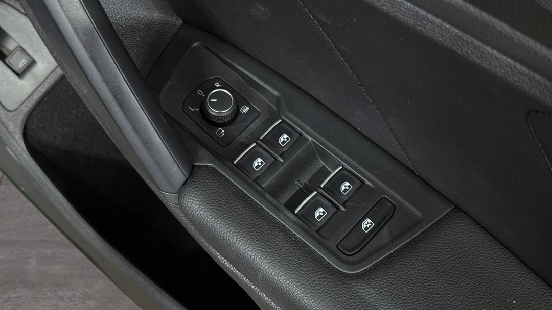 2018 Volkswagen Tiguan 162 Tsi Highline, Automatic, 81232 km, Drivers Side Door Panel Controls