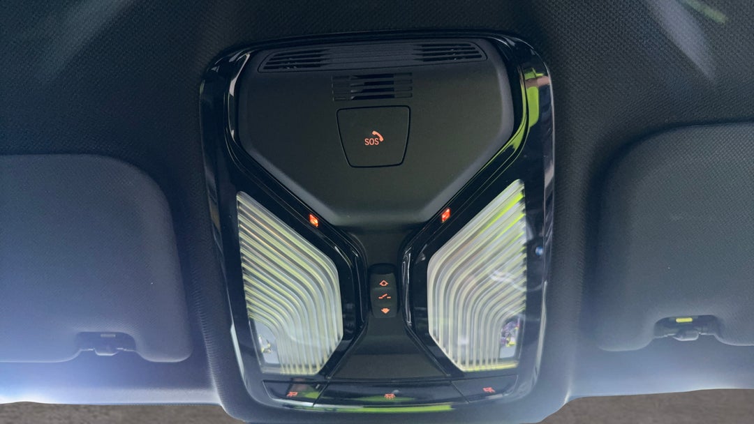 On-Roof Controls/Sunglass holder