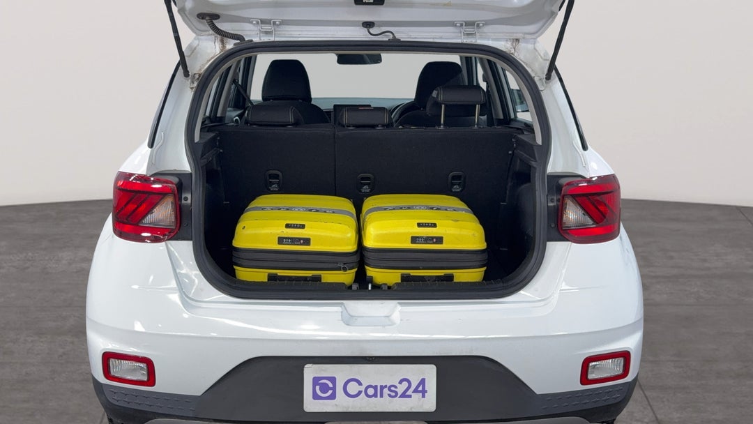 2023 Hyundai Venue Venue, Automatic, 52209 km, Boot Inside View with Luggage