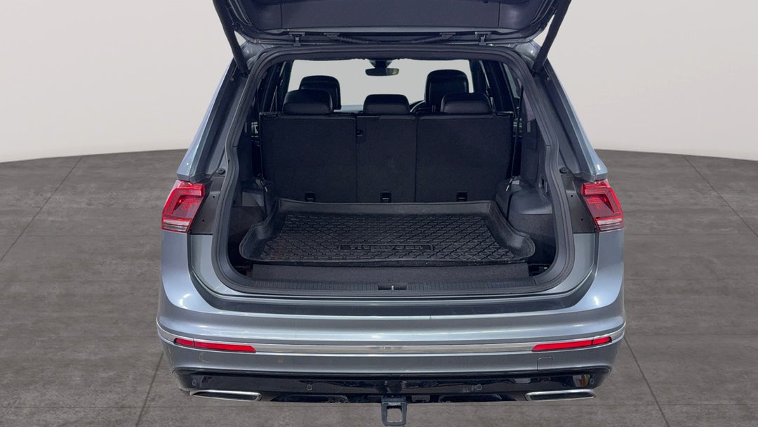 2018 Volkswagen Tiguan Allspace 162 Tsi Highline, Automatic, 99063 km, Boot Inside View