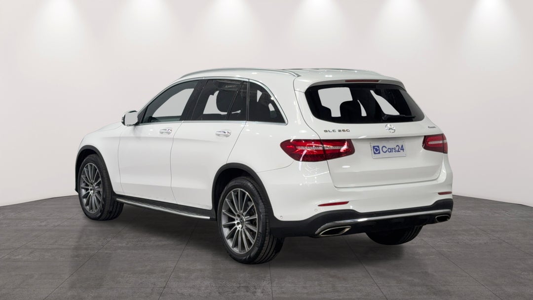 Left Back Diagonal (45- Degree) View