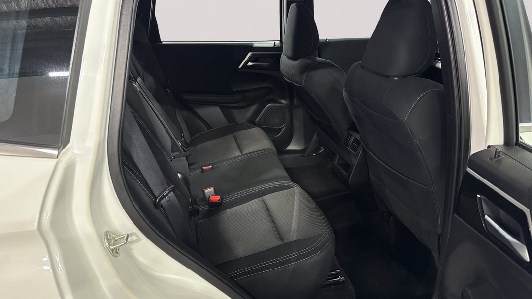 2023 Mitsubishi Outlander Es 7 Seat (2WD), Automatic, 52062 km, Right Side Rear Door Cabin View