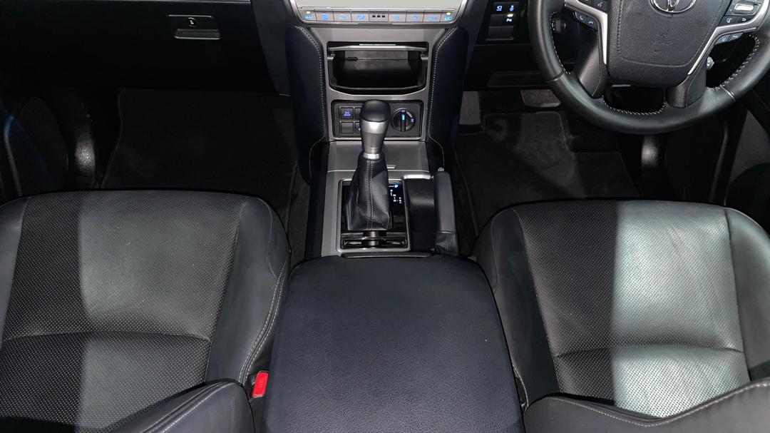 2022 Toyota Landcruiser Prado Vx, Automatic, 73714 km, Center Console