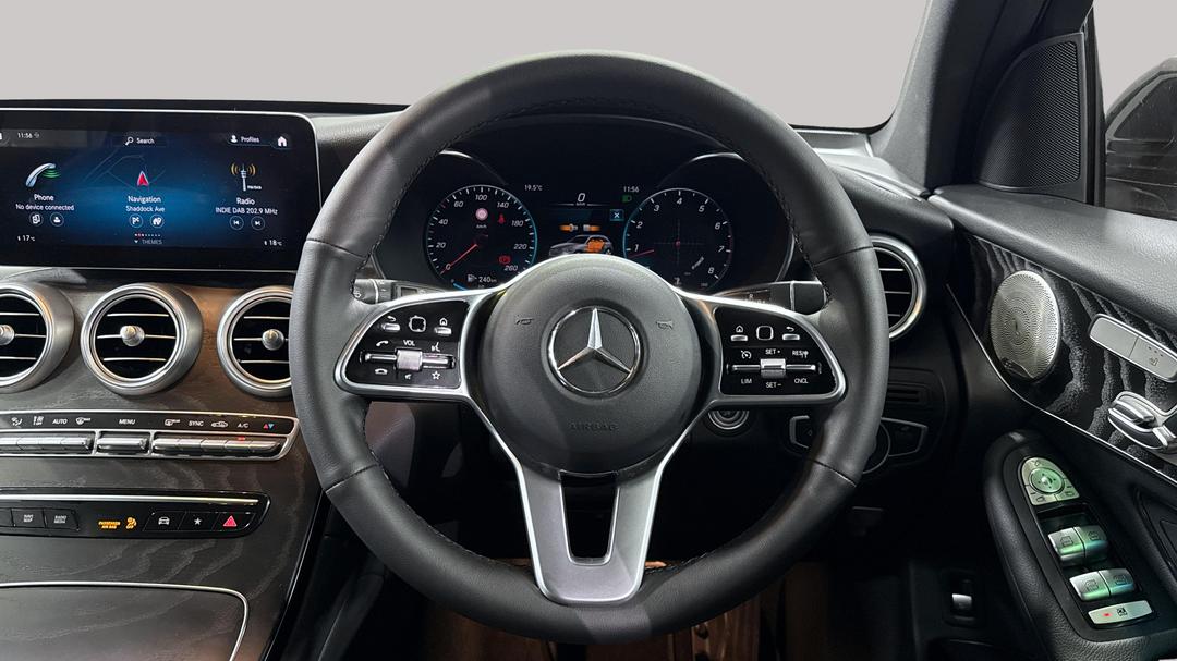 2021 Mercedes-benz GLC 200, Automatic, 46449 km, Steering Wheel Close-up