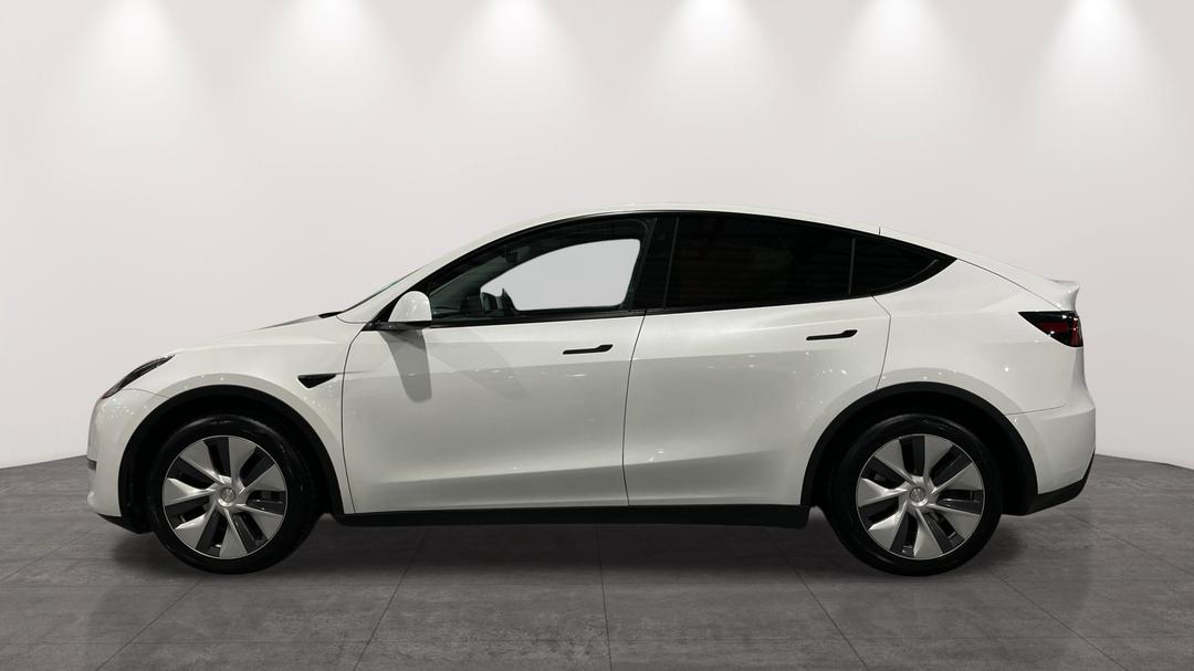 2023 Tesla Model Y Long Range, Automatic, 70863 km, Left Side View