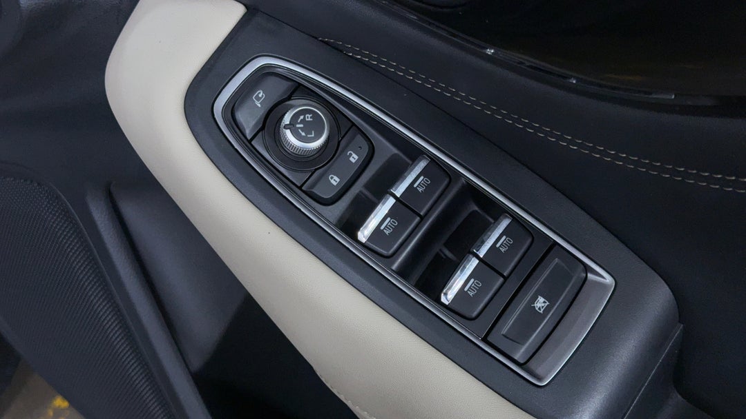 2024 Subaru Outback AWD Touring Xt, Automatic, 14269 km, Drivers Side Door Panel Controls