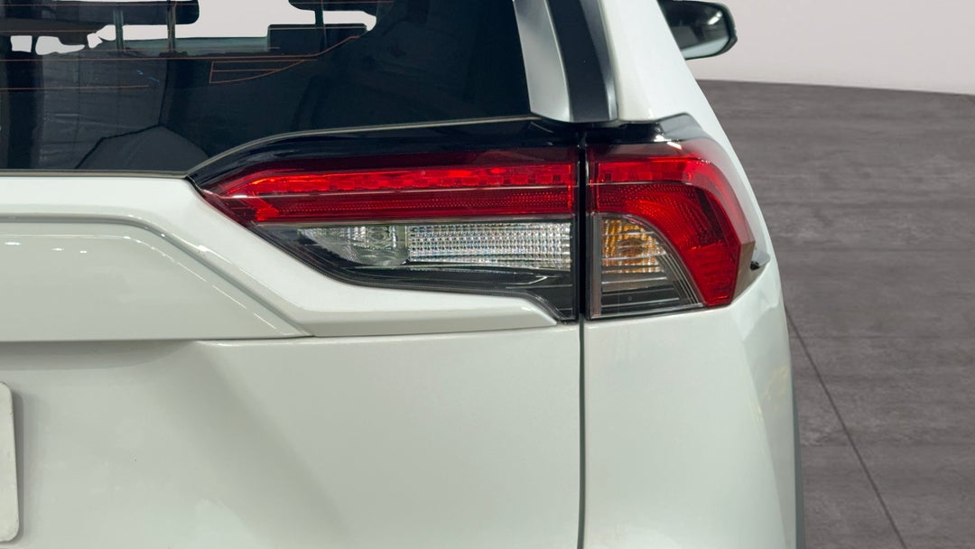 Badge (Boot Right Side)