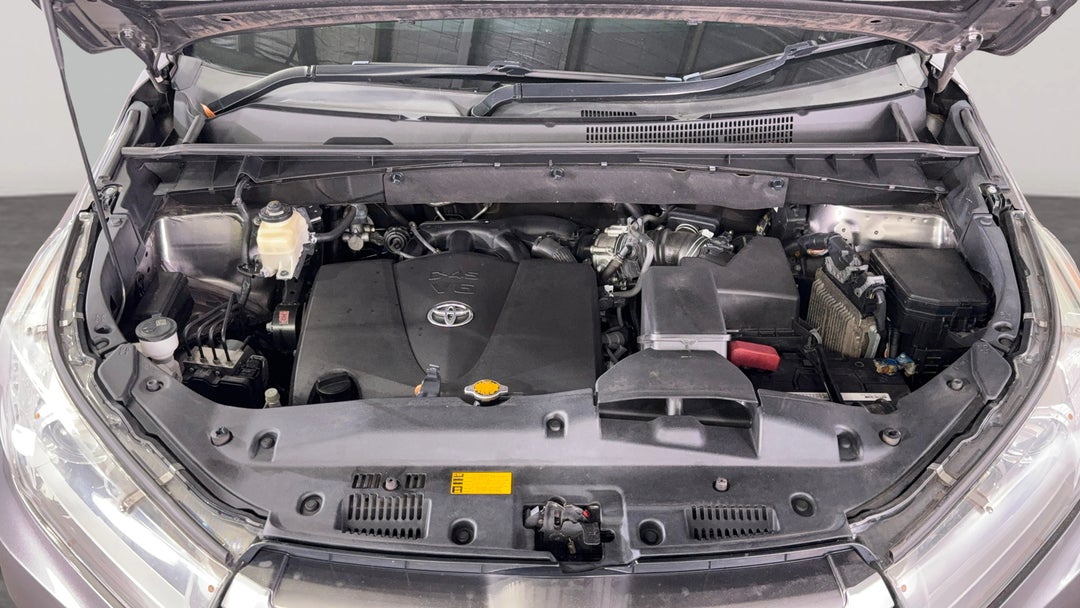 Open Bonnet (Engine)