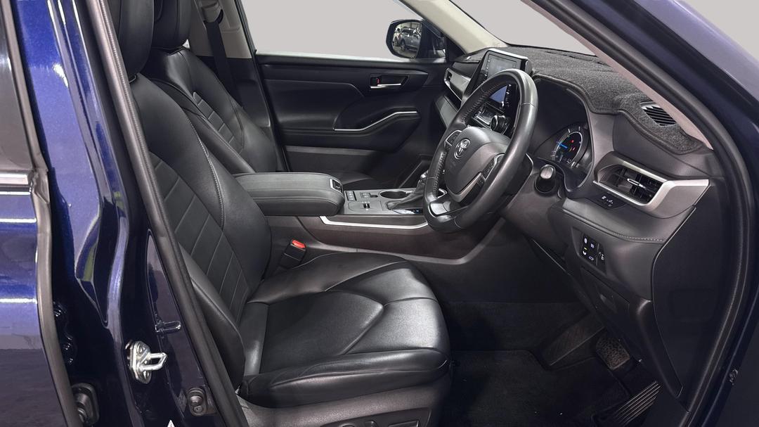 2022 Toyota Kluger Gxl Hybrid AWD, Automatic, 55788 km, Right Side Front Door Cabin View