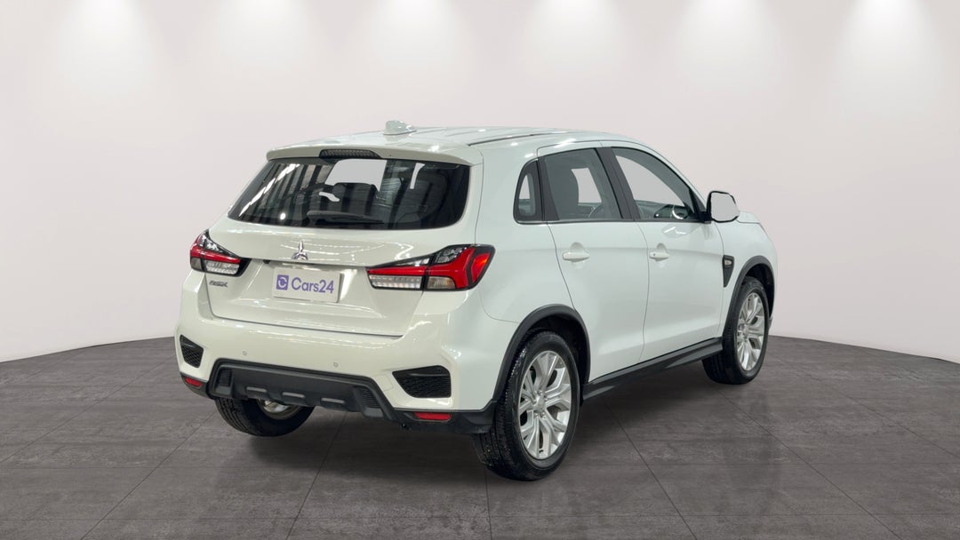 Right Back Diagonal (45- Degree) View