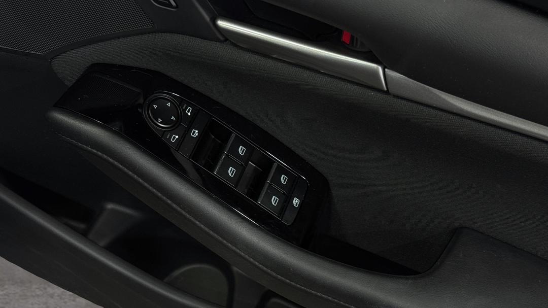 2025 Mazda 3 G20 Pure, Automatic, 9115 km, Drivers Side Door Panel Controls