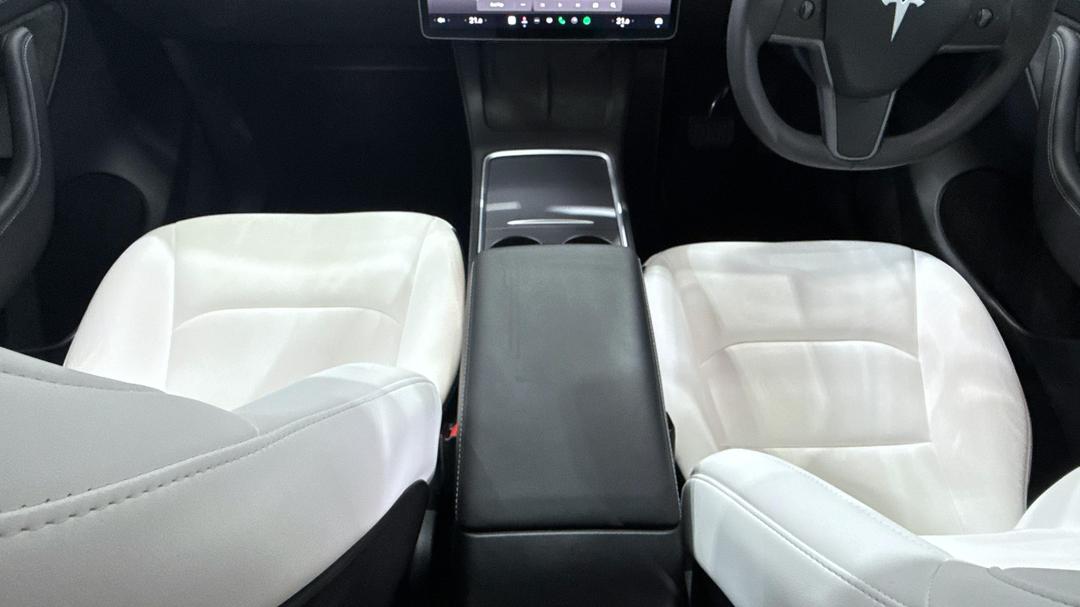 2023 Tesla Model Y Rear-wheel Drive, Automatic, 21248 km, Center Console