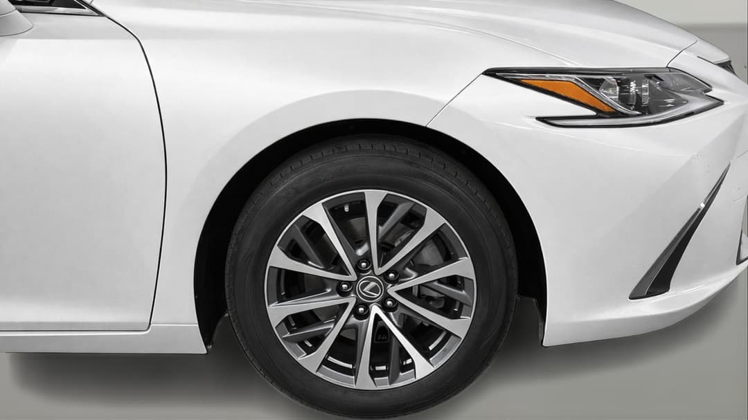 2023 Lexus Es300h Luxury (hybrid), Automatic, 15077 km, Right Front Wheel