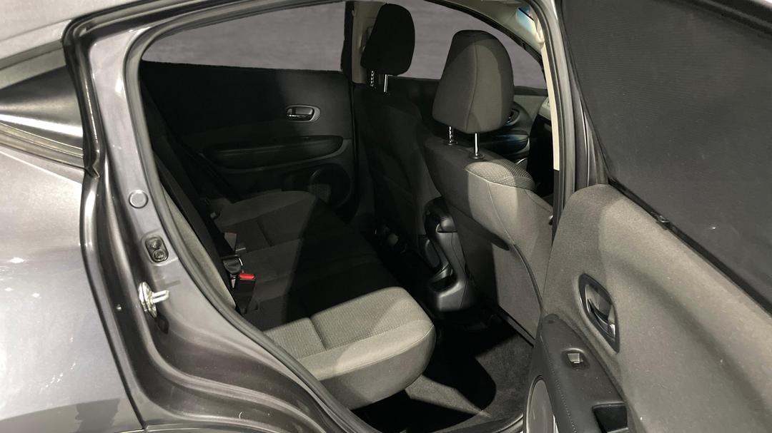 2019 Honda HR-V Vti, Automatic, 66207 km, Right Side Rear Door Cabin View