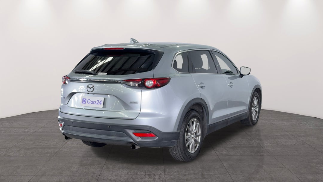 Right Back Diagonal (45- Degree) View