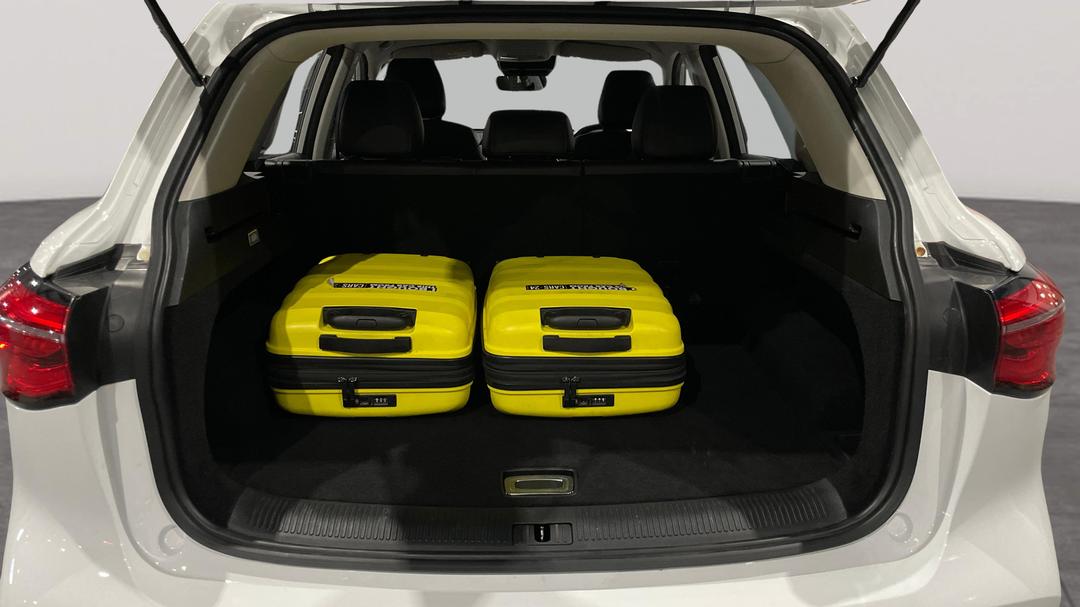 2019 MG HS Vibe, Automatic, 81711 km, Boot Inside View with Luggage