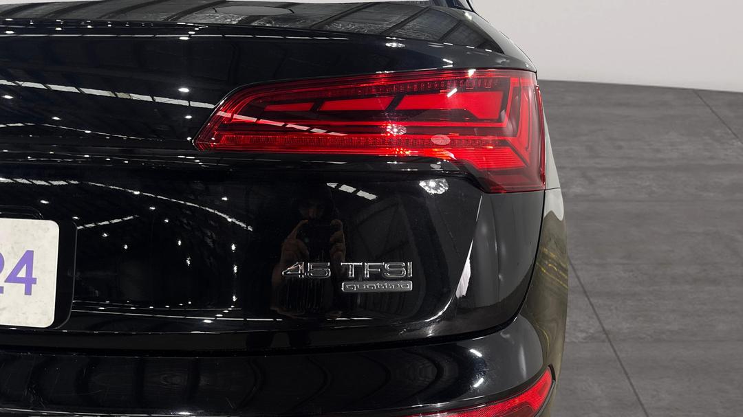 2021 Audi Q5 45 Tfsi Quattro Sport Mhev, Automatic, 71642 km, Badge (Boot Right Side)