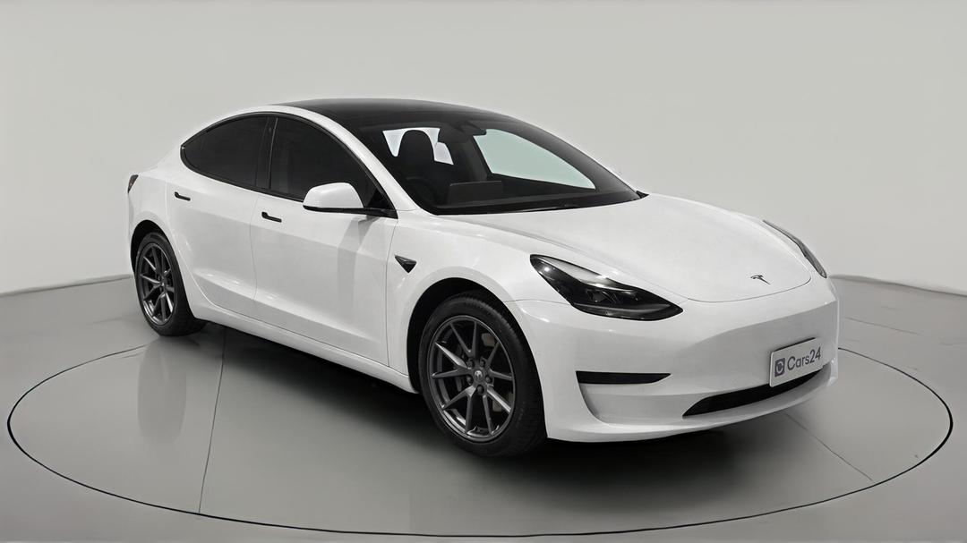 2021 Tesla Model 3 Standard Range Plus RWD, Automatic, 47747 km, Right Front Diagonal (45- Degree) View