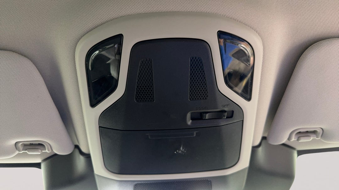 On-Roof Controls/Sunglass holder