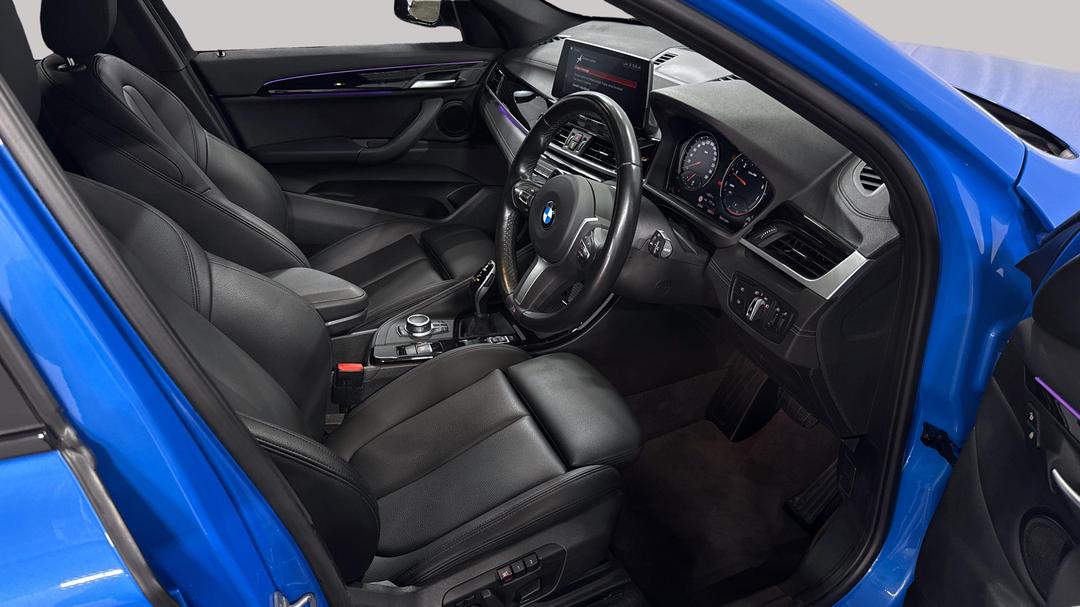 2021 BMW X1 sDrive 20i M Sport, Automatic, 36840 km, Right Side Front Door Cabin View