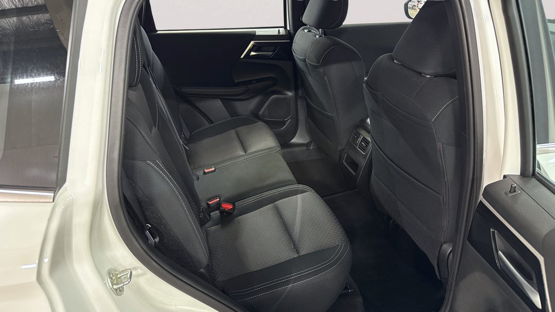 2024 Mitsubishi Outlander Es 7 Seat (2WD), Automatic, 51292 km, Right Side Rear Door Cabin View